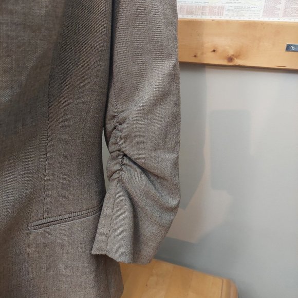 Calvin Klein Single Breasted Blazer faux pockets, single button, rouch sleeves - Picture 3 of 13